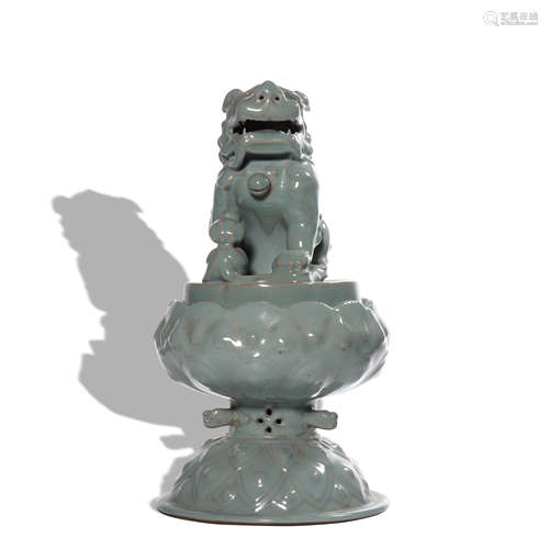 A celadon-glazed censer