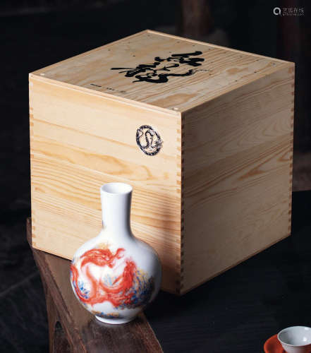 游雯迪 红龙 材 质：陶瓷