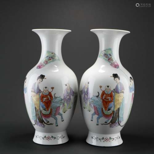 Chinese A Pair Of Famille Rose Porcelain 