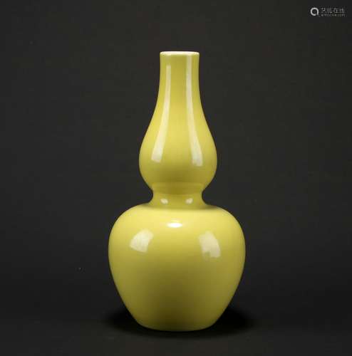 Chinese Yellow Glazed Porcelain Gourd Bottle