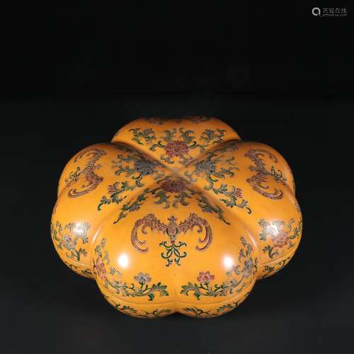 Chinese Big Wooden-body Lacquer Box