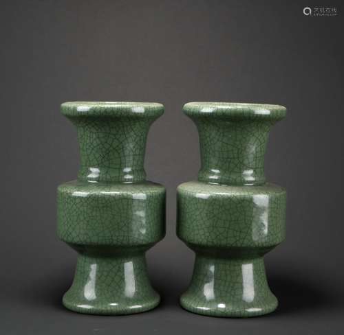 Chinese A Pair Of Ge Kiln Green Glazed Porcelain Bottles