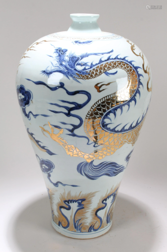 A Chinese Dragon-decorating Detailed Massive Blue and