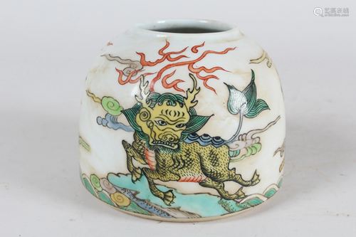 A Chinese Dragon-decorating Fortune Porcelain Vase