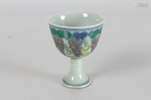 A Chinese Grape-fortune Porcelain Fortune Cup