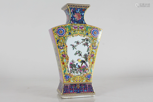 A Chinese Nature-sceen Fortune Porcelain Vase