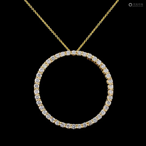 14K Gold 2.80ctw Diamond Pendant