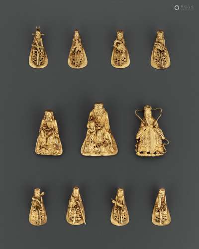 A SET OF GILT SILVER HARDDRESS ORNAMENTS, QING