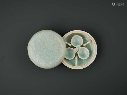 A QINGBAI COSMETIC BOX AND COVER, SONG DYNASTY