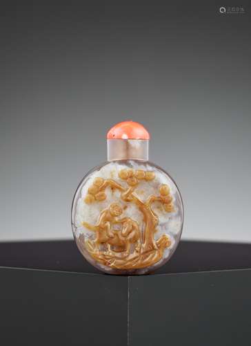 AN AGATE 'MONKEY ON HORSEBACK' SNUFF BOTTLE, QING