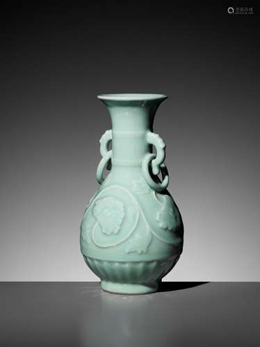 A LONGQUAN CELADON YUHUCHUNPING VASE, YUAN-MING