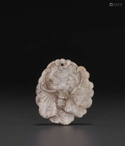 A GRAY JADE 'BUTTERFLY' PLAQUE, EARLY QING