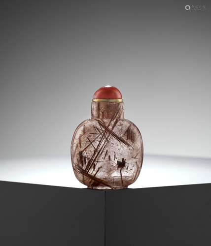 A HAIR CRYSTAL SNUFF BOTTLE, QING DYNASTY