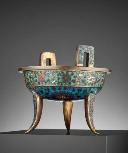 A RARE CLOISONNE ENAMEL TRIPOD CENSER, MING