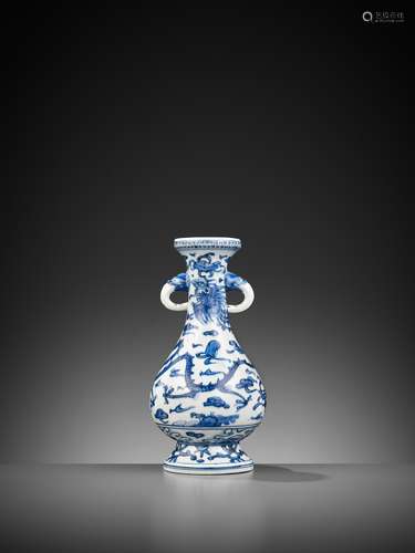 A BLUE AND WHITE 'DRAGON AND PHOENIX' VASE, MING