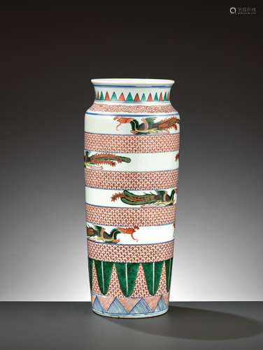 A WUCAI 'PHOENIX REGISTER' SLEEVE VASE, SHUNZHI