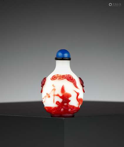 AN 'AUSPICIOUS' OVERLAY GLASS SNUFF BOTTLE, QING