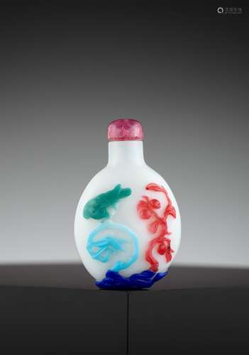 A SIX-COLOR OVERLAY 'LIU HAI' SNUFF BOTTLE, QING