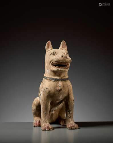 A PAINTED GRAY POTTERY FIGURE OF A GUARD DOG, HAN