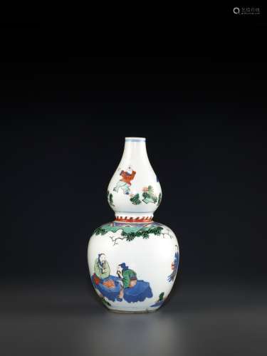 A WUCAI DOUBLE-GOURD VASE, TRANSITIONAL PERIOD