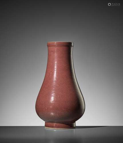 A FINE IRON-RUST-GLAZED HU VASE, QING DYNASTY