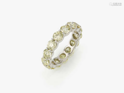 Memoryring mit Brillanten im Fancy Light Yellow