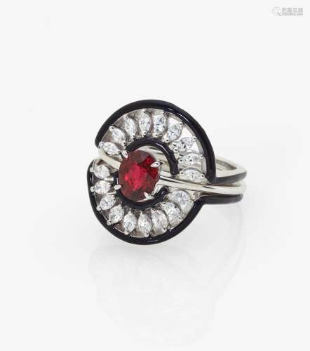 Dreiteiliger Ring mit Diamanten und rotem Spinell