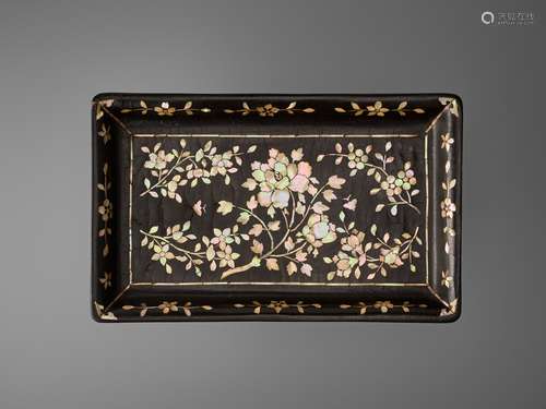 A BLACK LACQUER 'PEONY' TRAY WITH INLAYS, MING