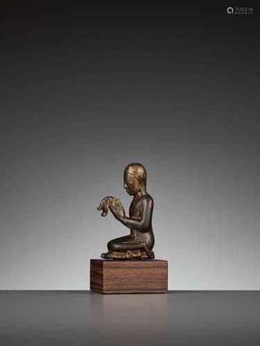 A SMALL BRONZE OF A WORSHIPPER, SHAN STATE
