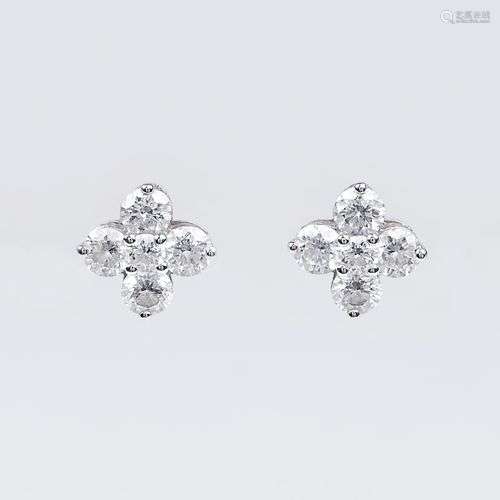 A Pair of Diamond Earstuds.