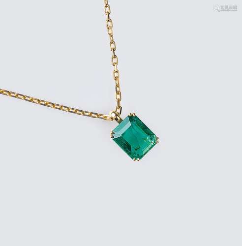 A fine Emerald Pendant on Necklace.