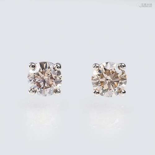 A Pair of Solitaire Diamond Earstuds.