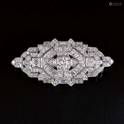 An Art-déco Diamond Brooch.