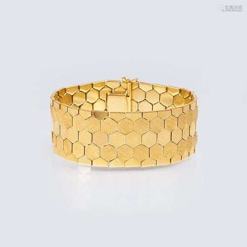 A Vintage Gold Bracelet.