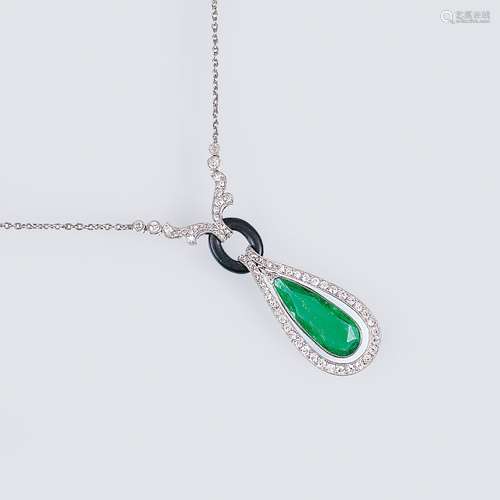 A fine Art-déco Emerald Diamond Necklace.