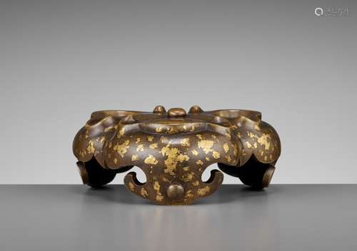 A BRONZE TRIPOD CENSER STAND, 17TH-18TH CENTURY