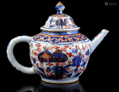 Chinese Imari porcelain teapot