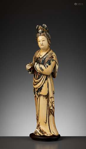 A PAINTED IVORY FIGURE OF A LADY, QING DYNASTY