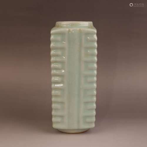 Square round mouth bottle