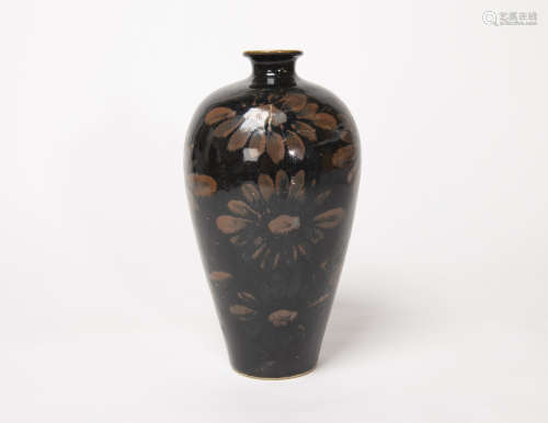 金元時期-磁州窯鐵鏽花紋梅瓶