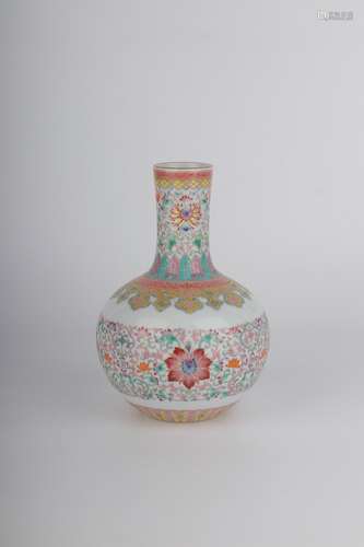 chinese famille rose porcelain globular vase