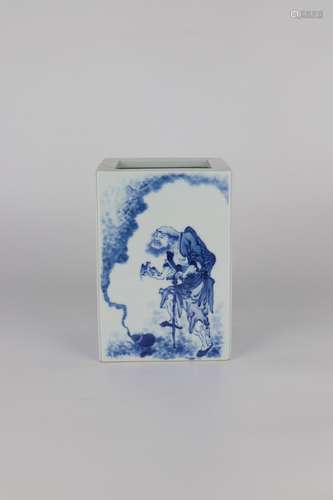 chinese blue and white porcelain brush pot