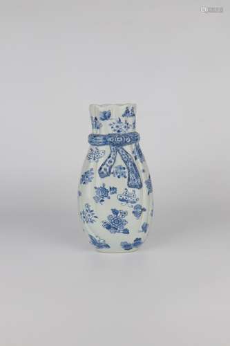 chinese blue and white porcelain vase