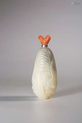 chinese hetain jade snuff bottle