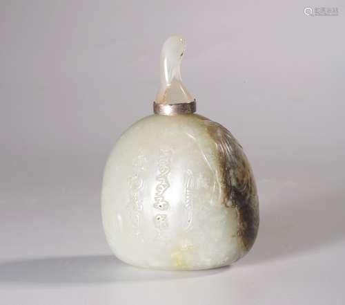 chinese hetain jade snuff bottle