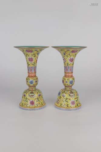 pair of chinese famille rose porcelain vases