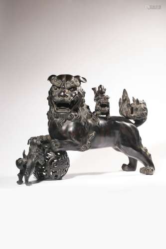 chinese bronze lion ornament