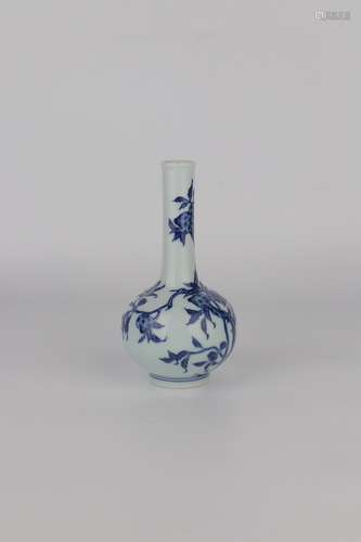 chinese blue and white porcelain bottle vase