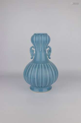 chinese green glazed porcelain vase