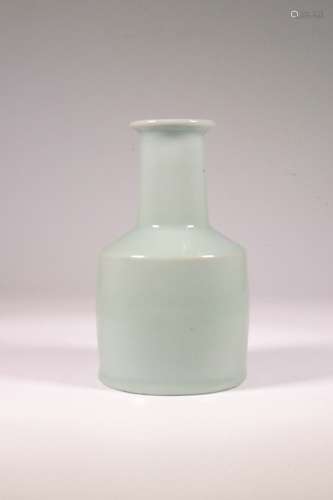 chinese longquan kiln porcelain rouleau vase